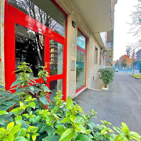 Famagosta Home, Navigli Style, Spazioso E Confortevole Per Gruppi E Famiglie, A Piedi Da Metropolitana Famagosta Apartmán *