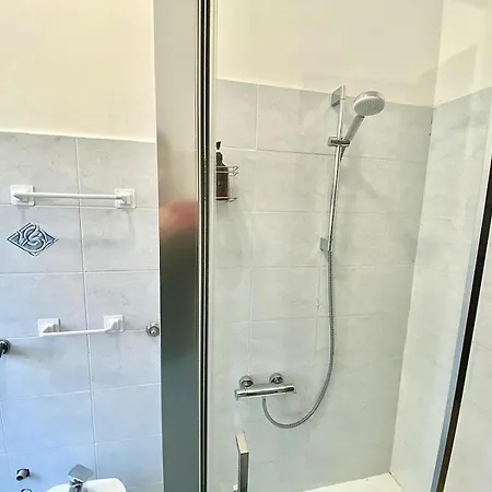 Famagosta Home, Navigli Style, Spazioso E Confortevole Per Gruppi E Famiglie, A Piedi Da Metropolitana Famagosta Milán