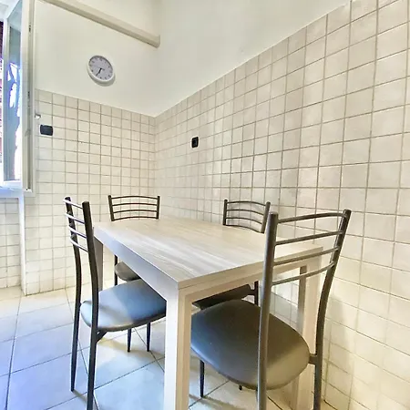 Famagosta Home, Navigli Style, Spazioso E Confortevole Per Gruppi E Famiglie, A Piedi Da Metropolitana Famagosta Milán
