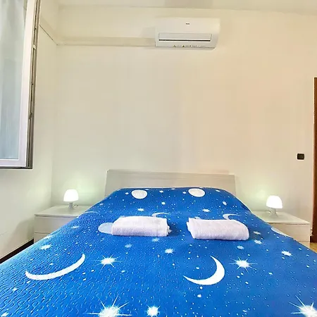 Famagosta Home, Navigli Style, Spazioso E Confortevole Per Gruppi E Famiglie, A Piedi Da Metropolitana Famagosta Apartmán