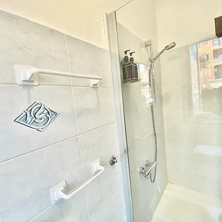 Apartmán Famagosta Home, Navigli Style, Spazioso E Confortevole Per Gruppi E Famiglie, A Piedi Da Metropolitana Famagosta