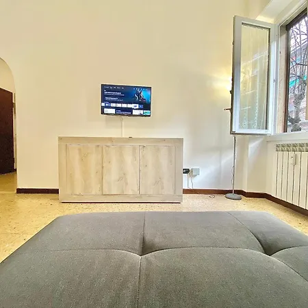 Famagosta Home, Navigli Style, Spazioso E Confortevole Per Gruppi E Famiglie, A Piedi Da Metropolitana Famagosta Apartmán *